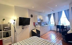 Quiet & Modern Studio In The Heart Of Nottingham City Centre